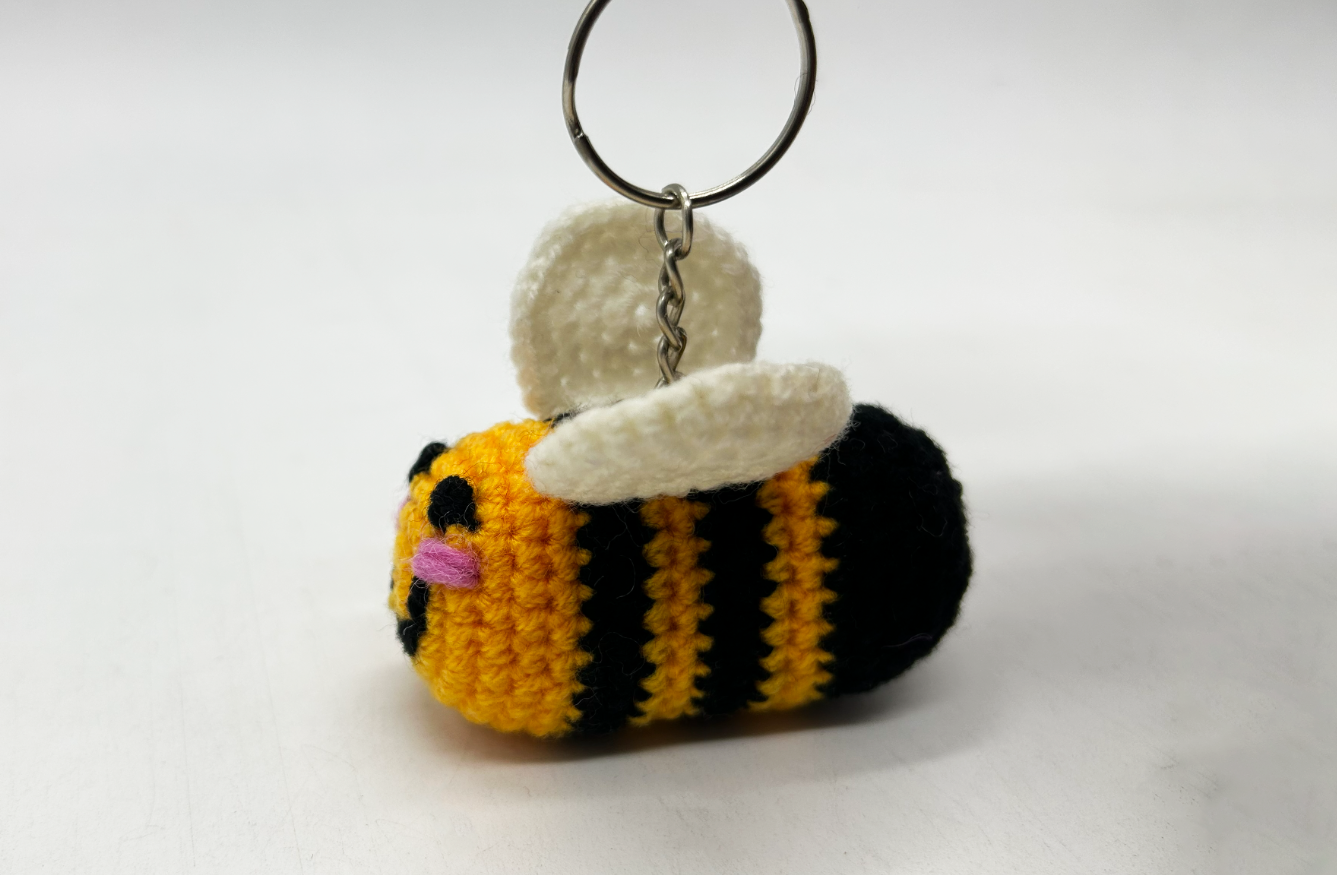 Handmade Crochet Bumble Bee Keychain – Cute Amigurumi Honey Bee Bag Charm